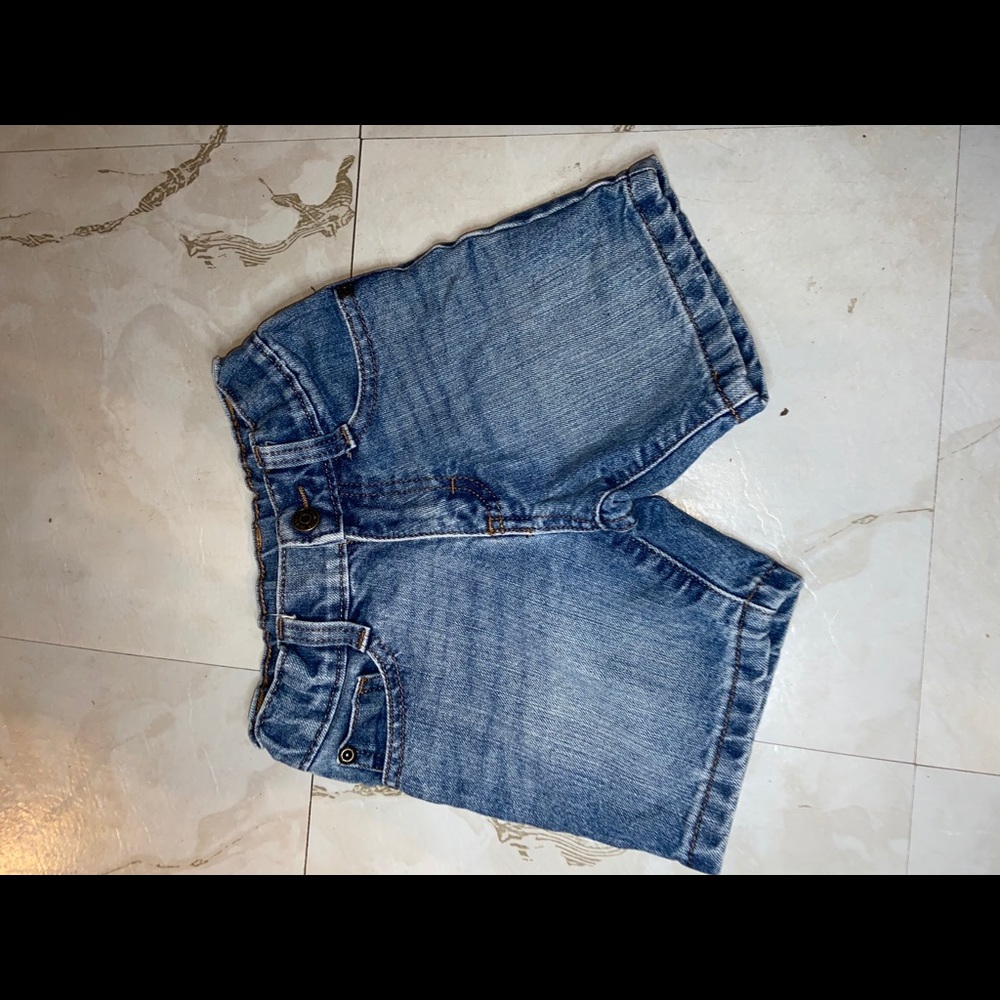 Size 3T wrangler shorts for boys